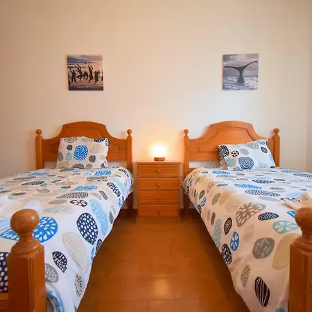 Very Central, Only 5 Min. From The Beach! *