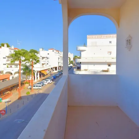 Very Central, Only 5 Min. From The Beach! *