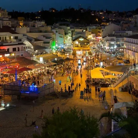 Very Central, Only 5 Min. From The Beach! 아파트